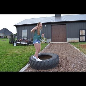 Meet your Posher, Chloe